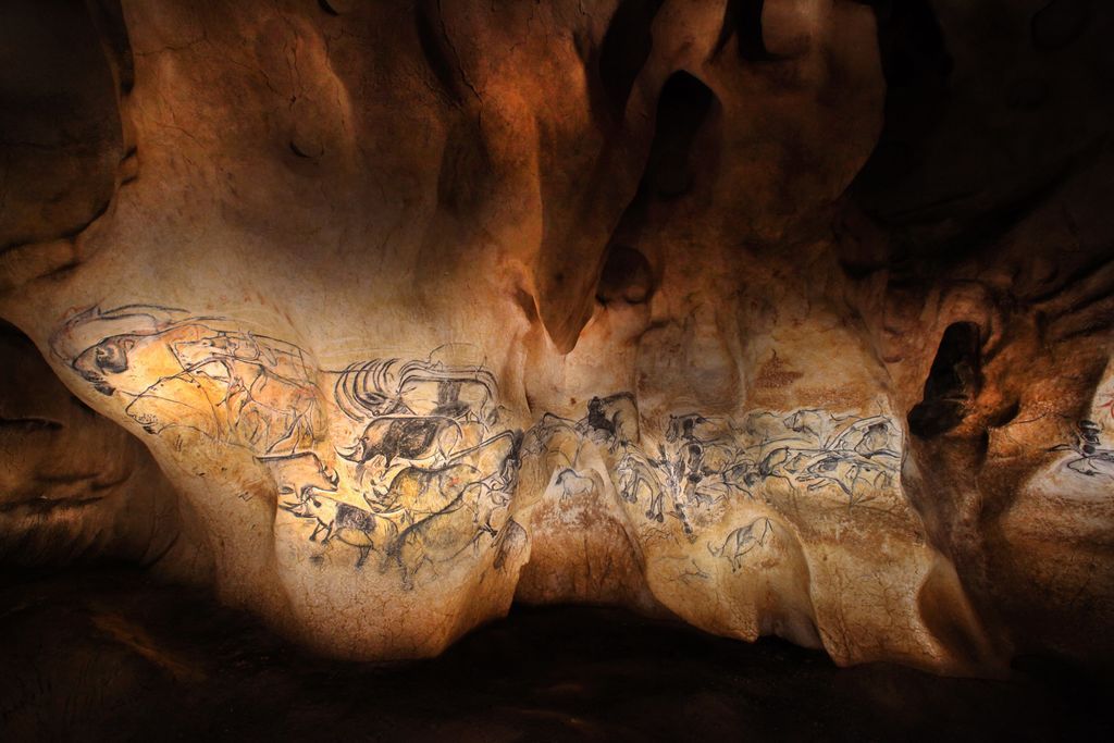 92 animaux en mouvement sont représentés dans le panneau des lions salle du fond Patrick Aventurier - Caverne-du-pont-darc 2